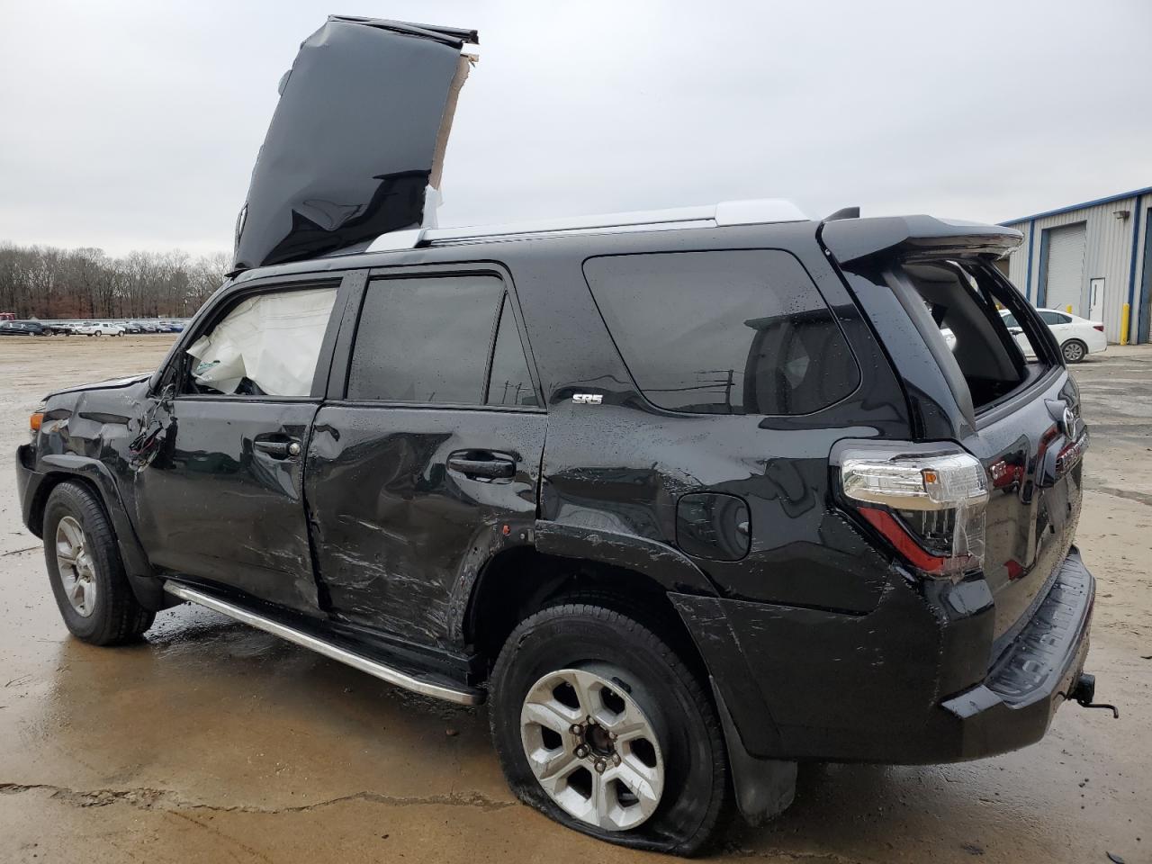 2017 TOYOTA 4RUNNER SR - Image 2
