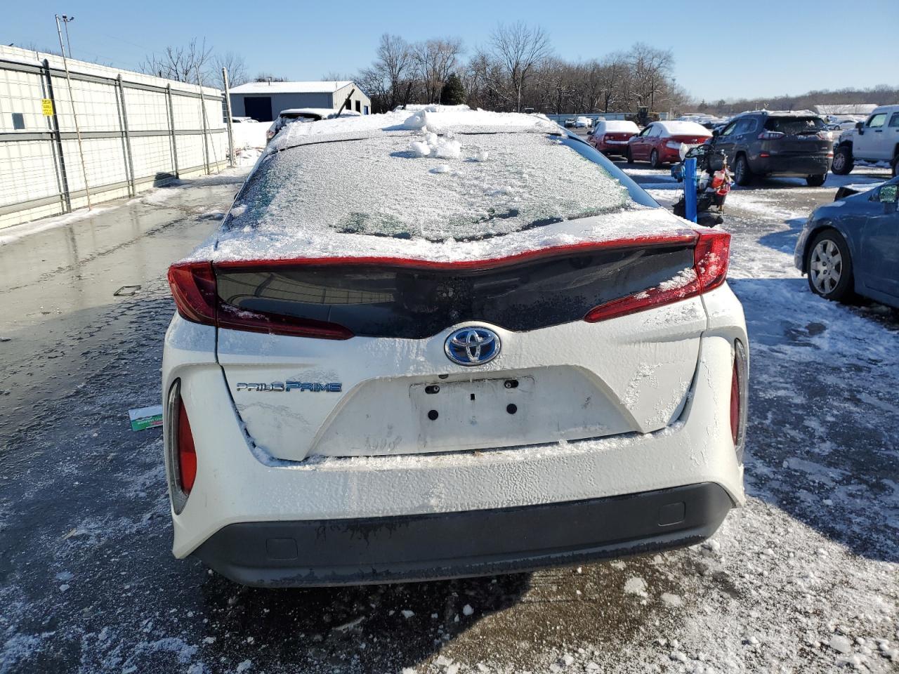 2018 TOYOTA PRIUS PRIM - Image 6
