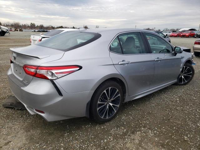 2020 Toyota Camry Se - Фото 3