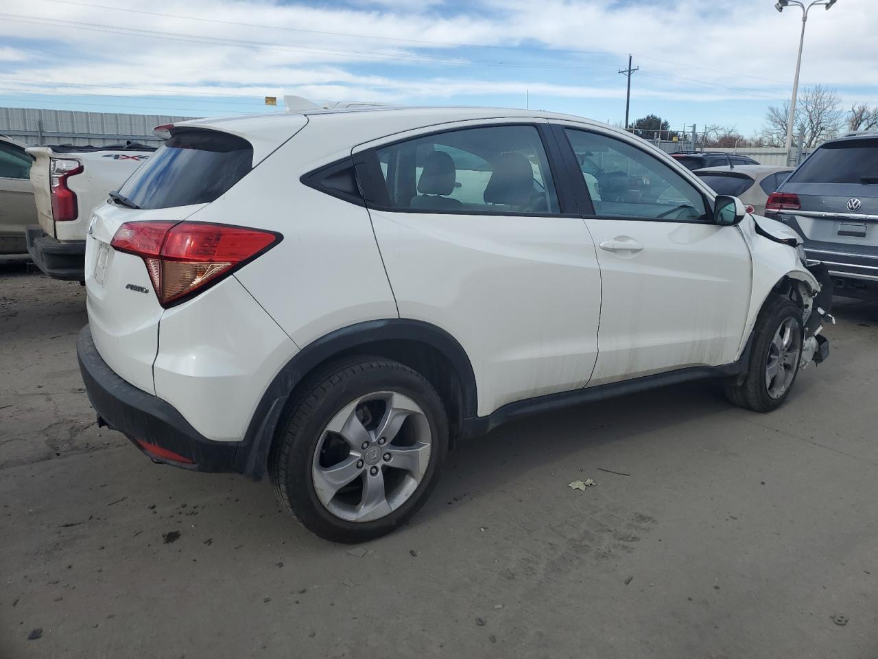 2018 HONDA HR-V LX - Image 3