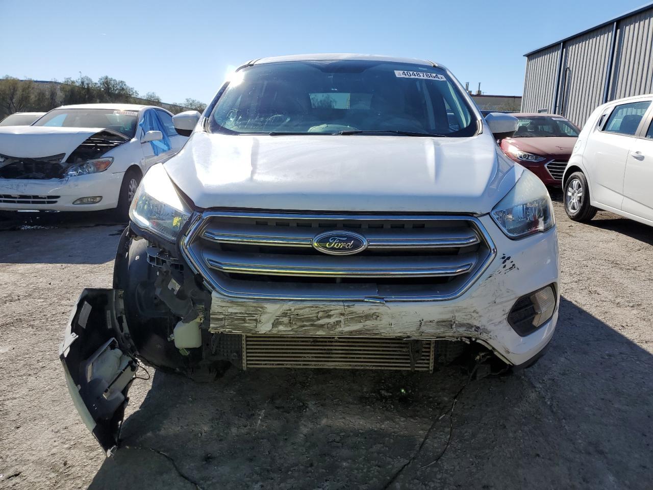 2017 FORD ESCAPE SE - Image 5