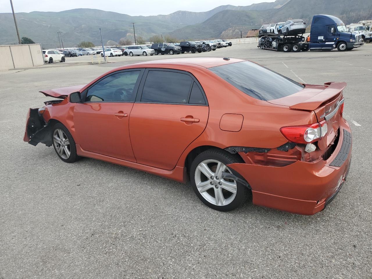 2013 TOYOTA COROLLA BA - Фото 2