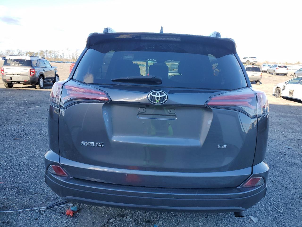 2017 TOYOTA RAV4 LE - Фото 6