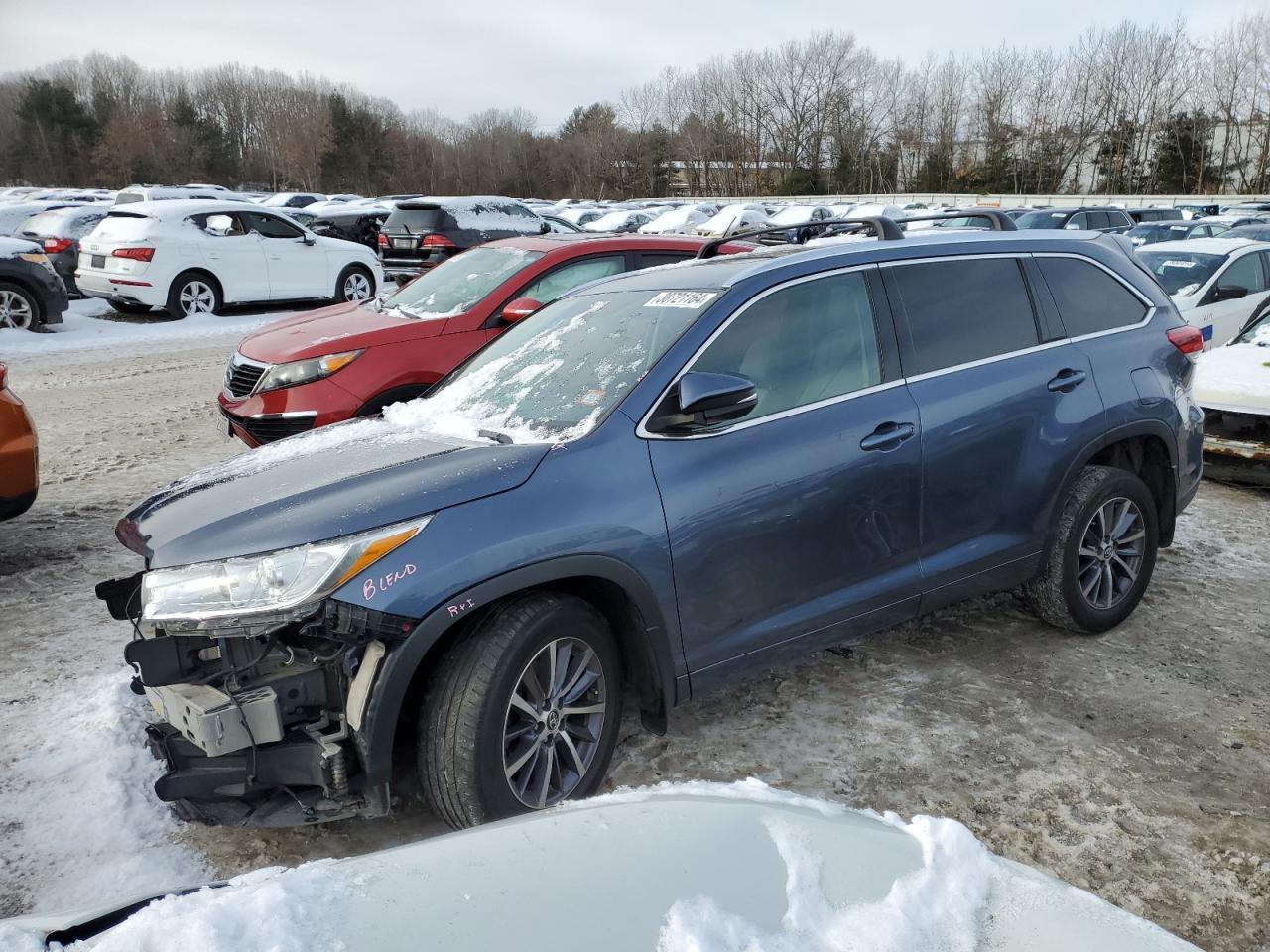 2018 TOYOTA HIGHLANDER car image