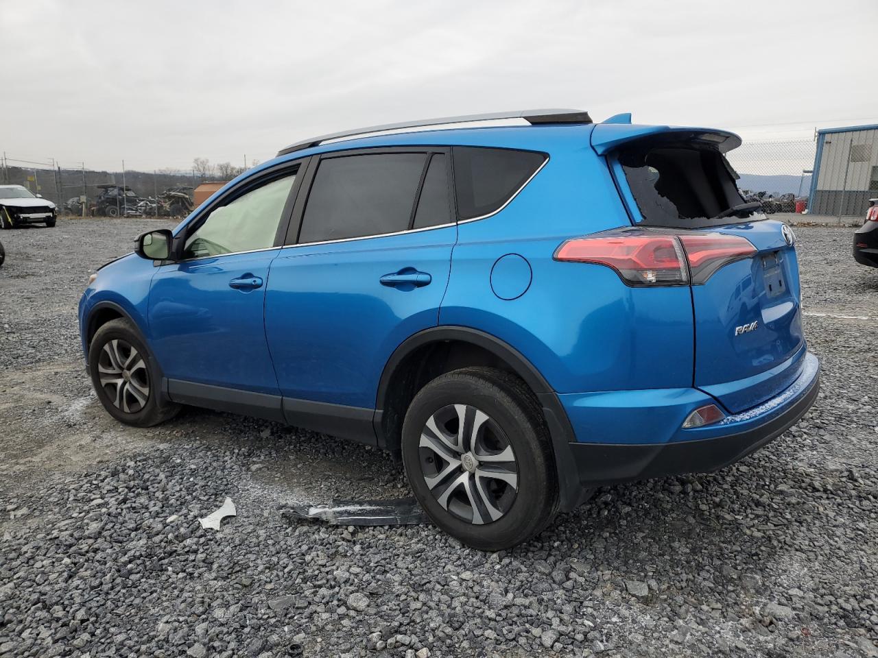 2018 TOYOTA RAV4 LE - Image 2