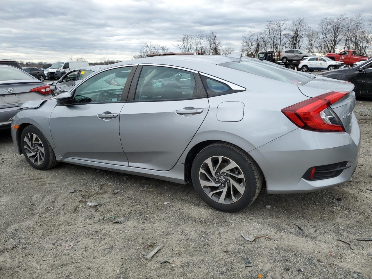 2018 HONDA CIVIC EX - Image 2
