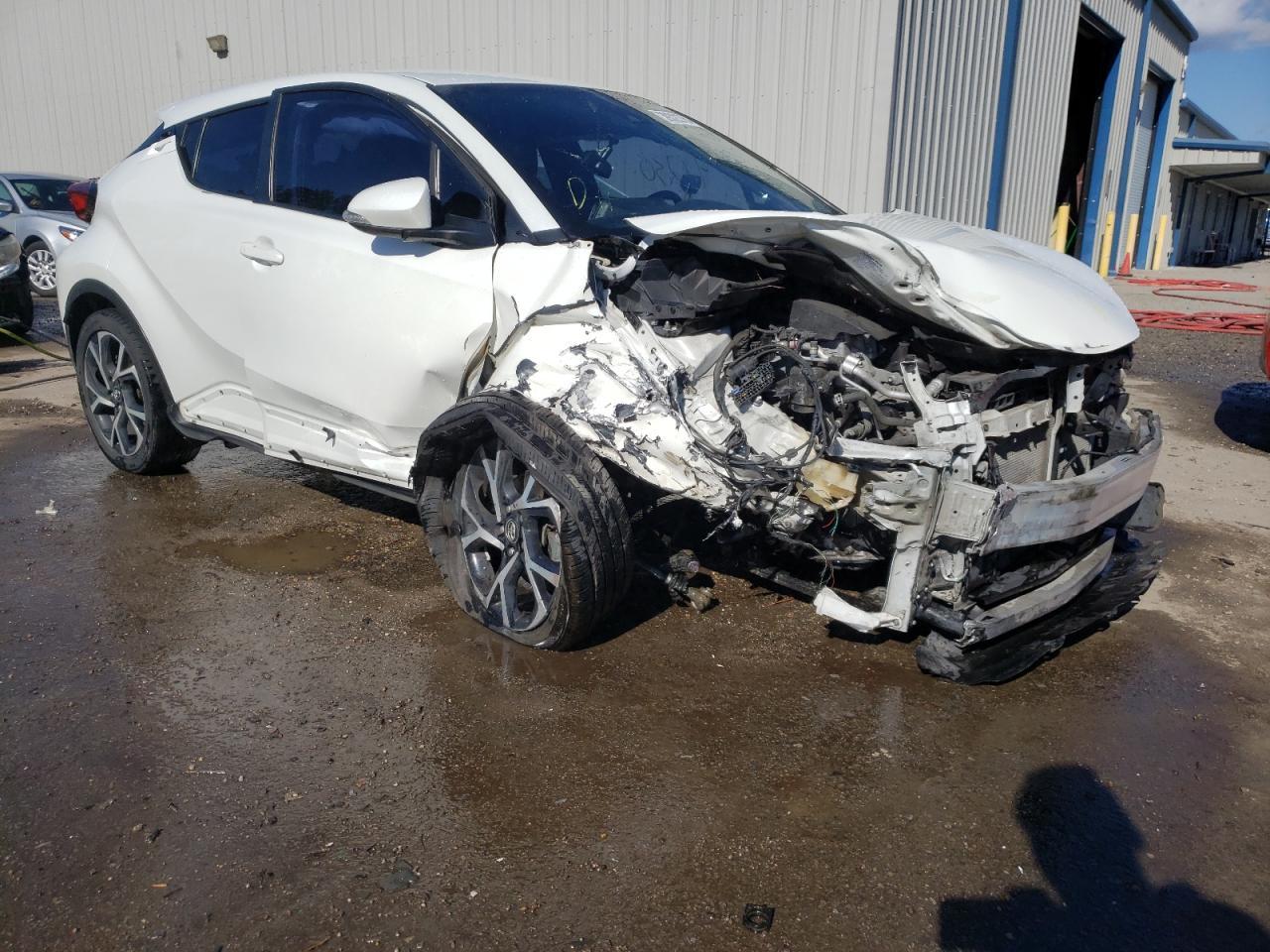 2018 TOYOTA C-HR XLE - Фото 4
