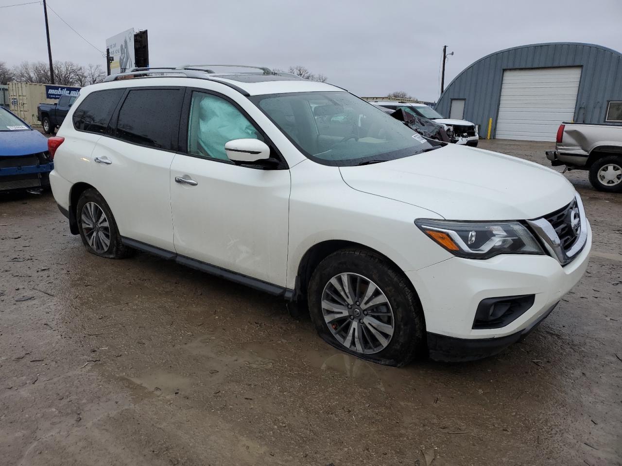 2017 NISSAN PATHFINDER - Фото 4