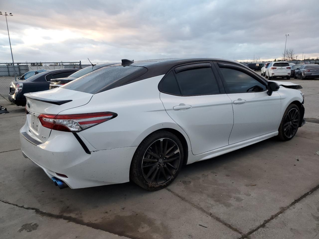 2018 TOYOTA CAMRY XSE - Image 3