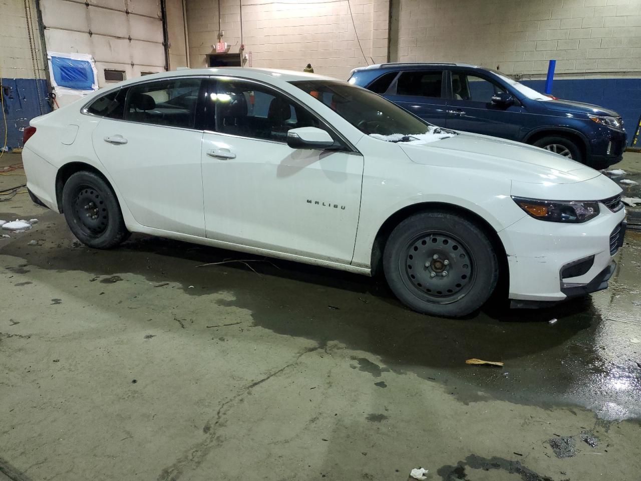 2017 CHEVROLET MALIBU LT - Image 4