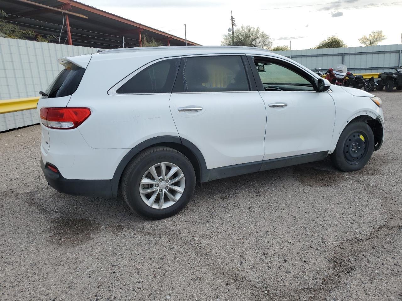 2017 KIA SORENTO LX - Фото 3