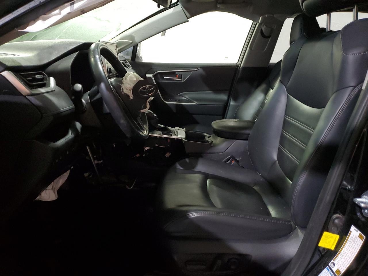 2019 TOYOTA RAV4 XLE P - Фото 7