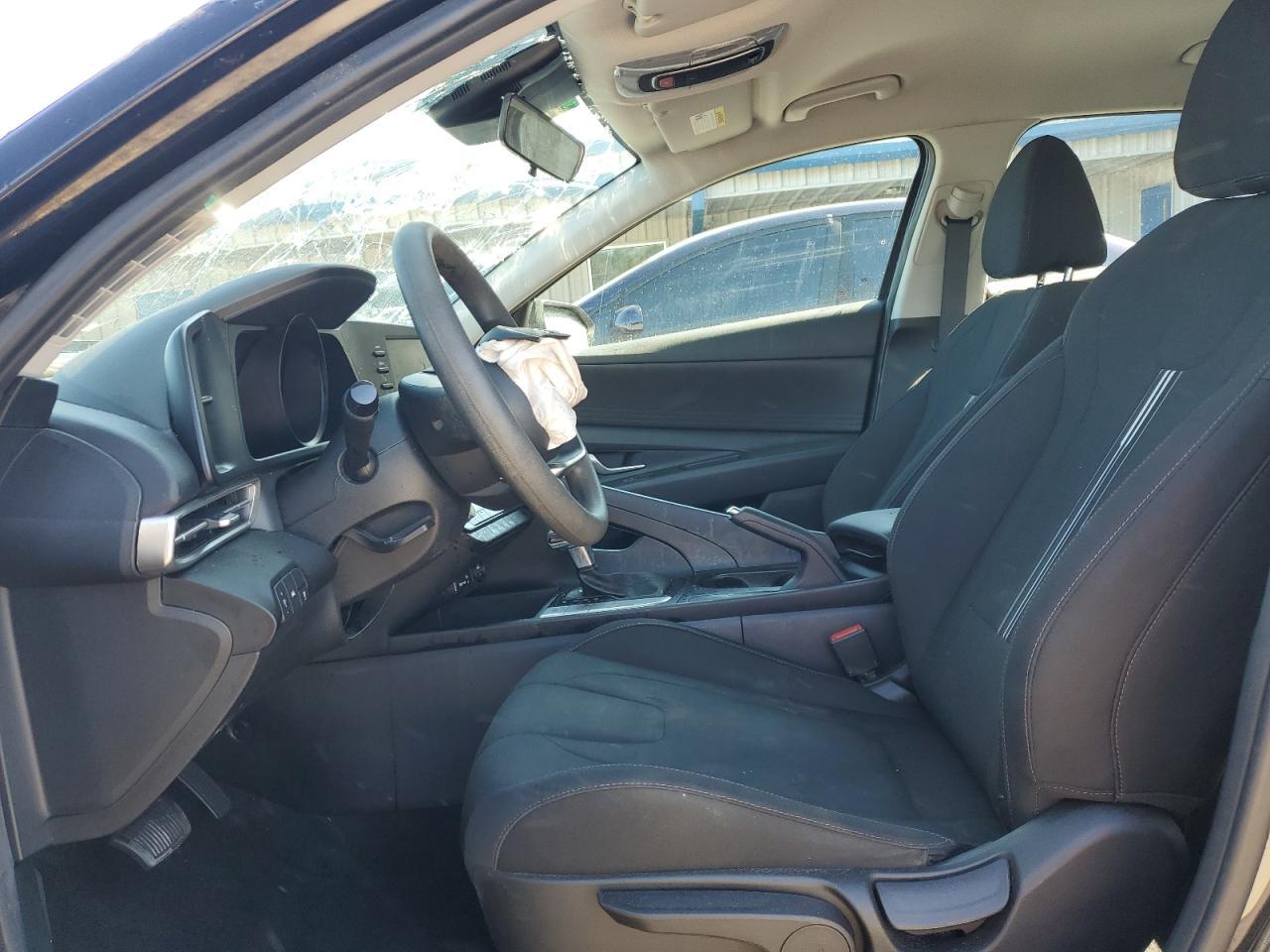 2023 HYUNDAI ELANTRA SE - Image 7