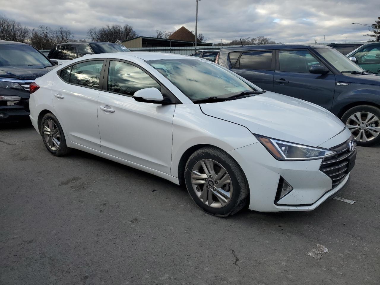 2019 HYUNDAI ELANTRA SE - Фото 4