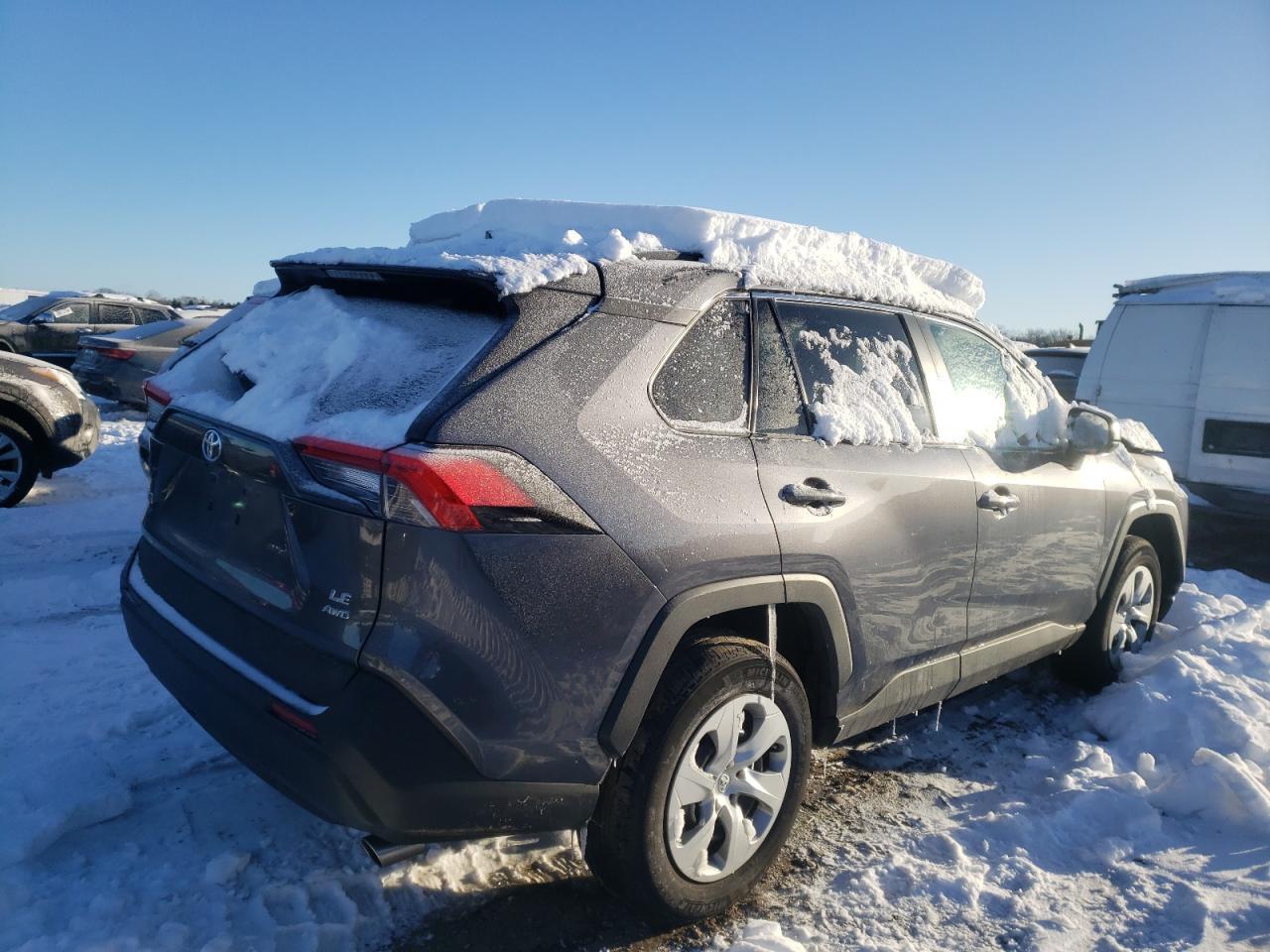 2021 TOYOTA RAV4 LE - Фото 3
