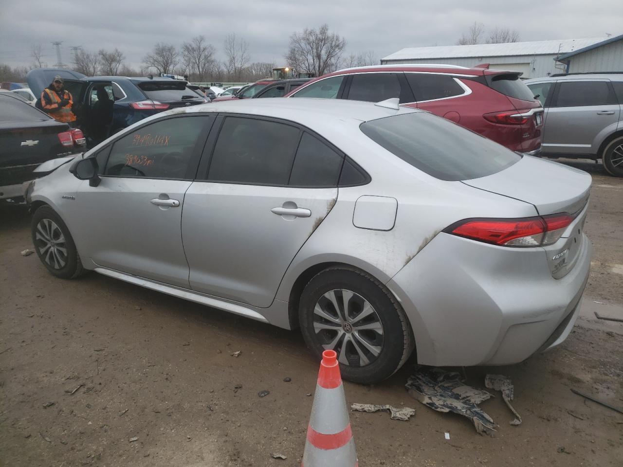 2020 TOYOTA COROLLA LE - Фото 2