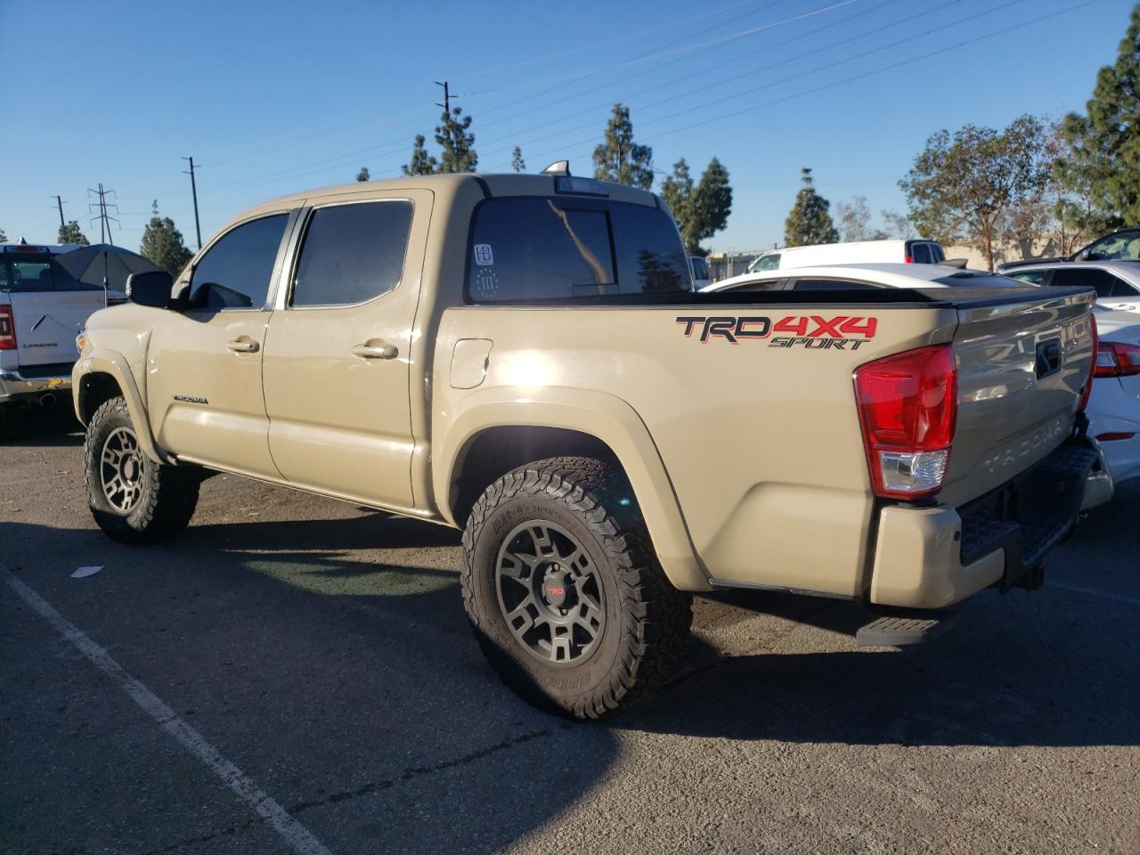 2017 TOYOTA TACOMA DOU - Фото 2