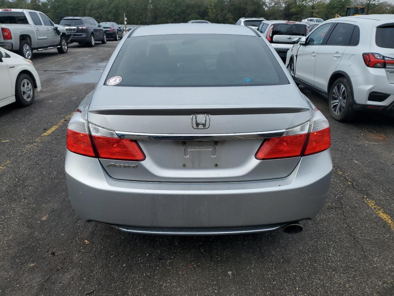 2014 HONDA ACCORD LX - Image 6