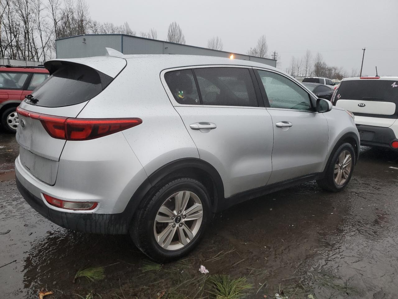 2017 KIA SPORTAGE L - Image 3