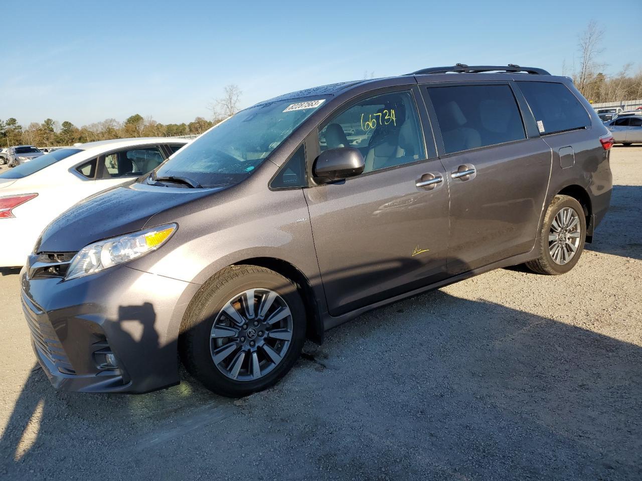 2020 TOYOTA SIENNA XLE car image