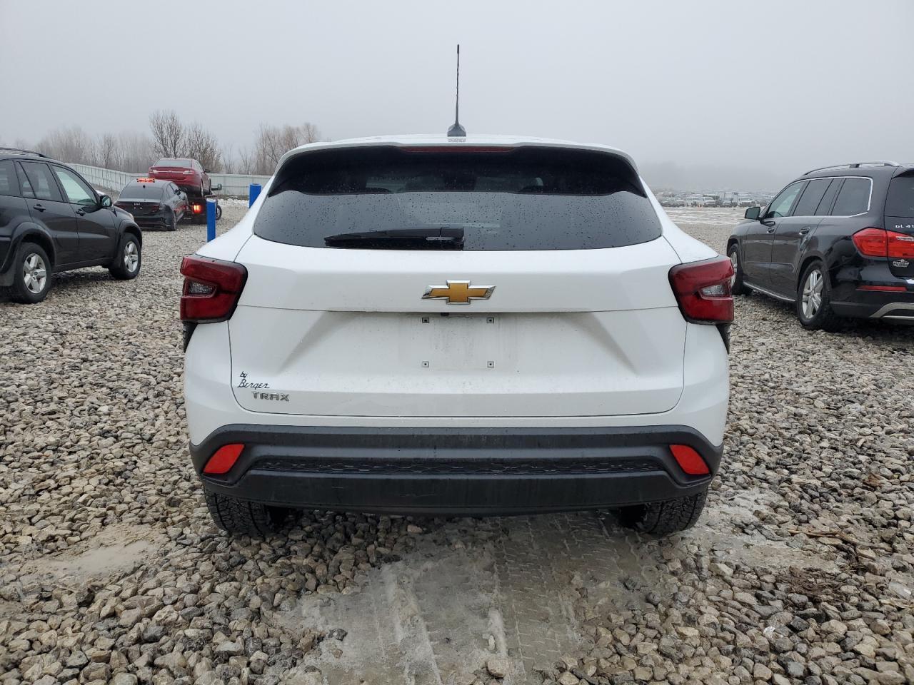 2024 CHEVROLET TRAX LS - Image 6