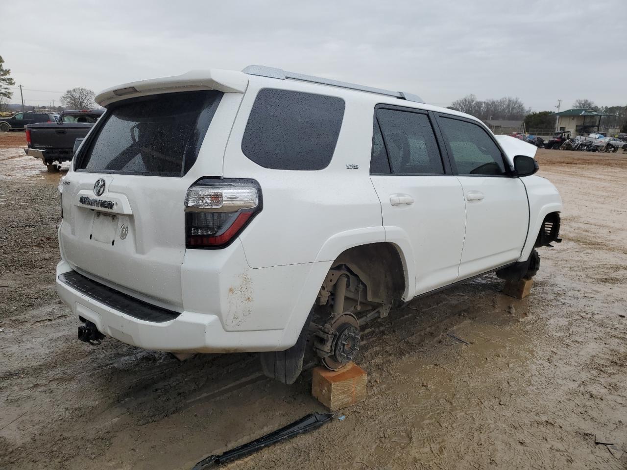 2018 TOYOTA 4RUNNER SR - Фото 3