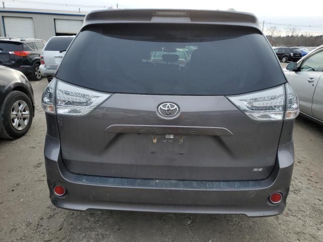 2017 Toyota Sienna Se - Фото 6