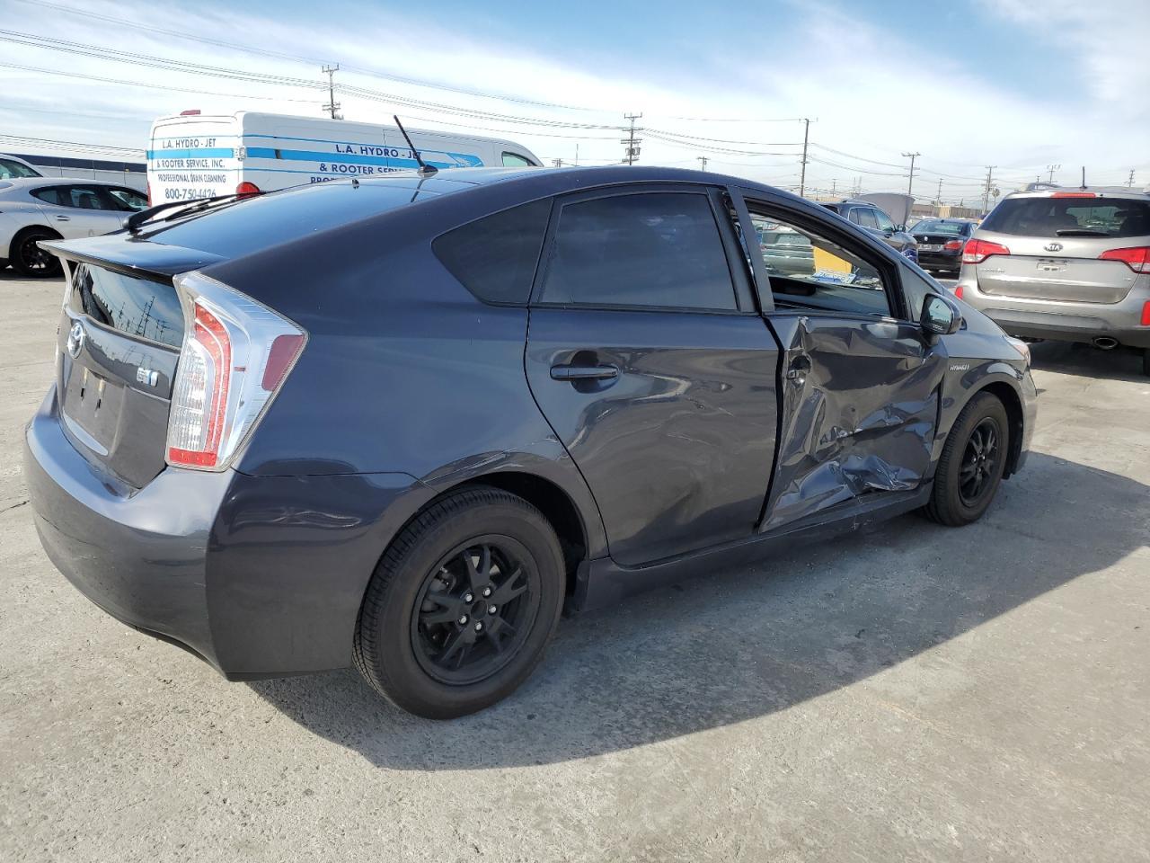 2015 TOYOTA PRIUS - Image 3