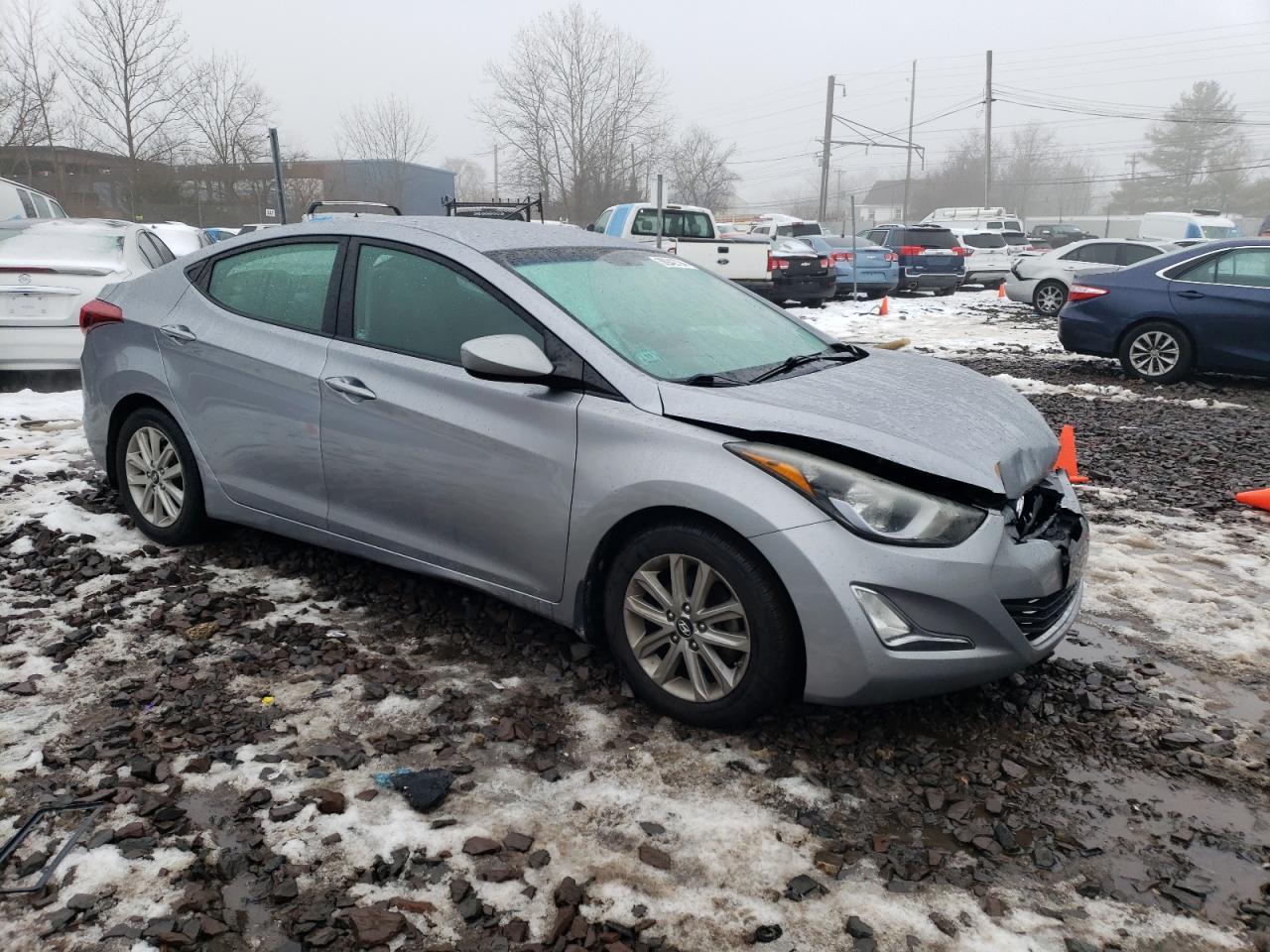 2015 HYUNDAI ELANTRA SE - Image 4