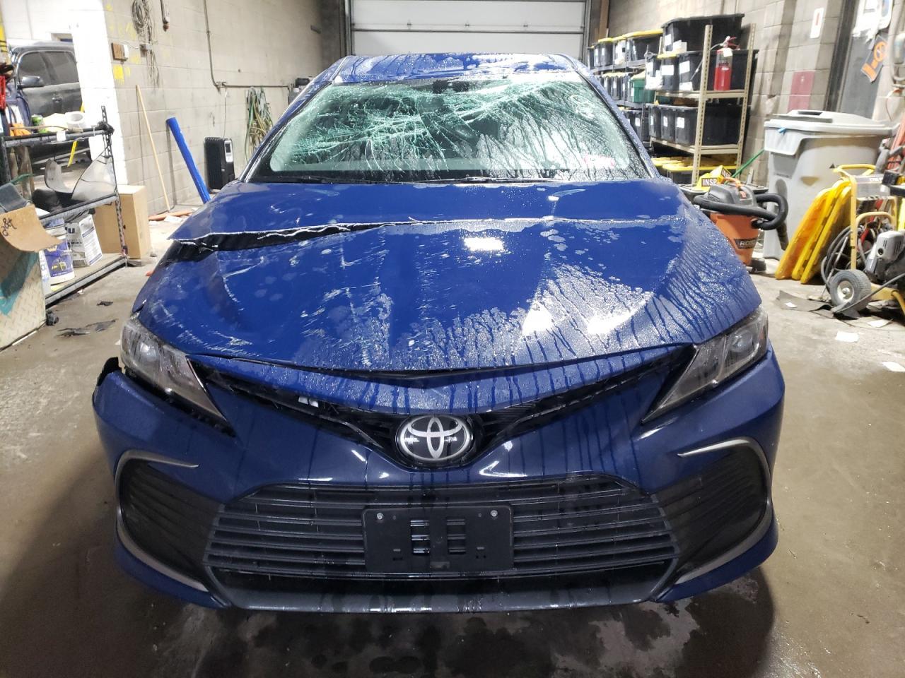2023 TOYOTA CAMRY LE - Фото 5
