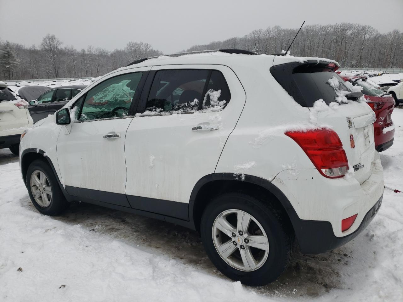 2019 CHEVROLET TRAX 1LT - Image 2