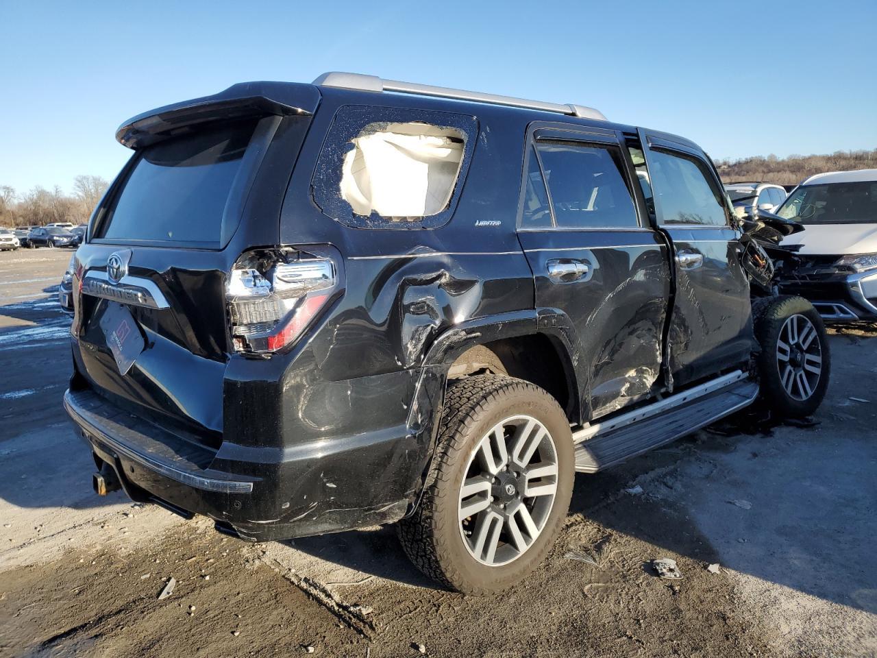 2019 TOYOTA 4RUNNER SR - Image 3