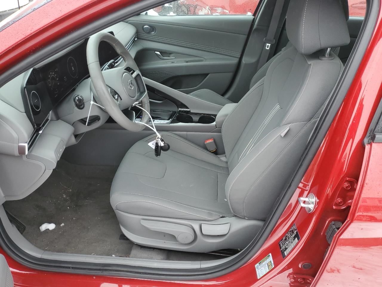 2023 HYUNDAI ELANTRA SE - Фото 7