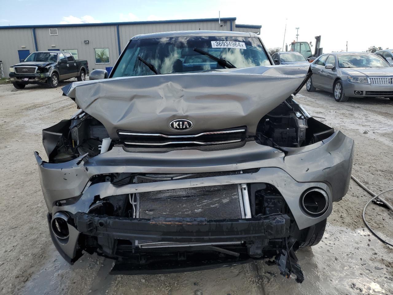 2017 KIA SOUL + - Фото 5