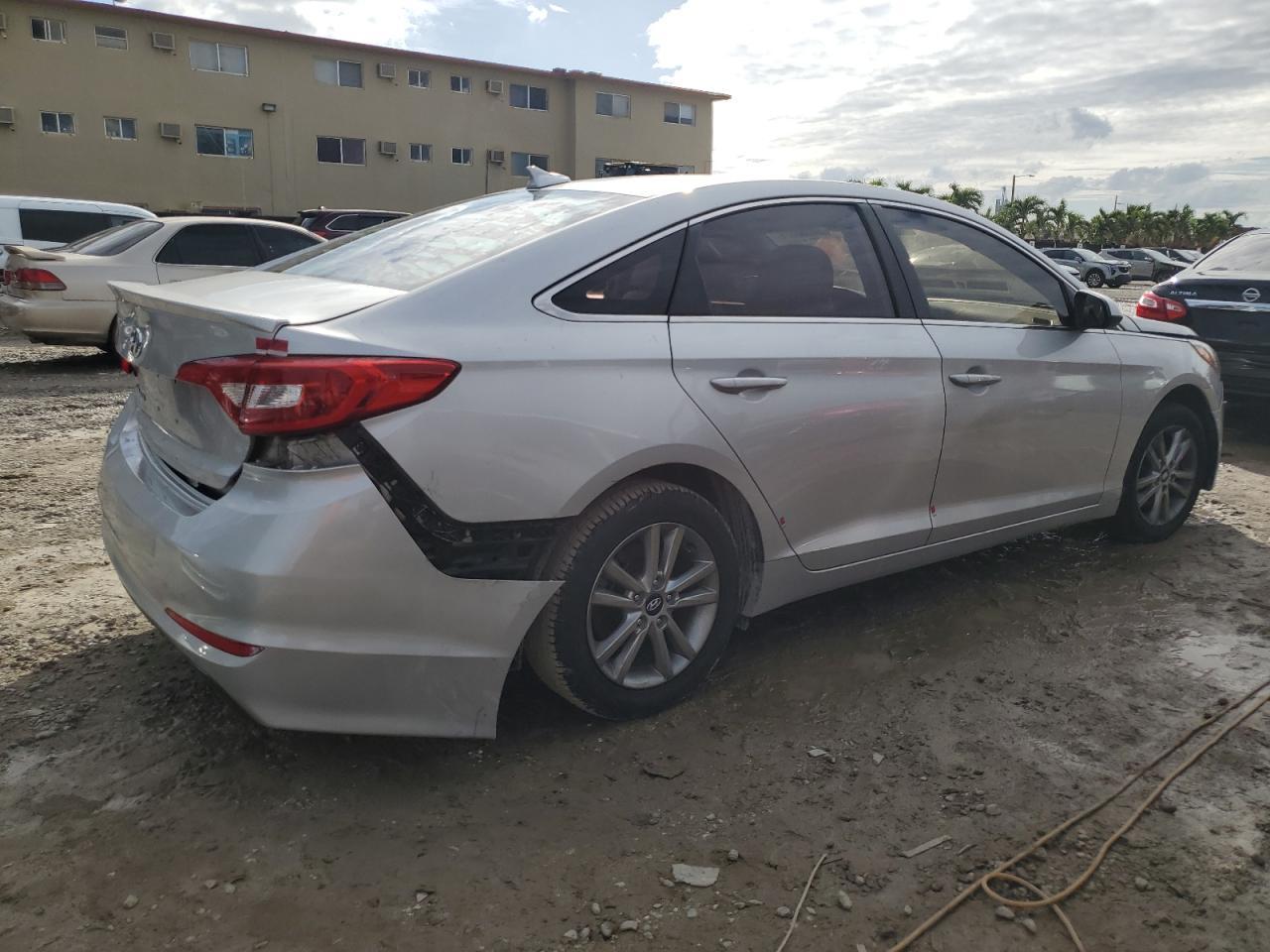2017 HYUNDAI SONATA SE - Image 3