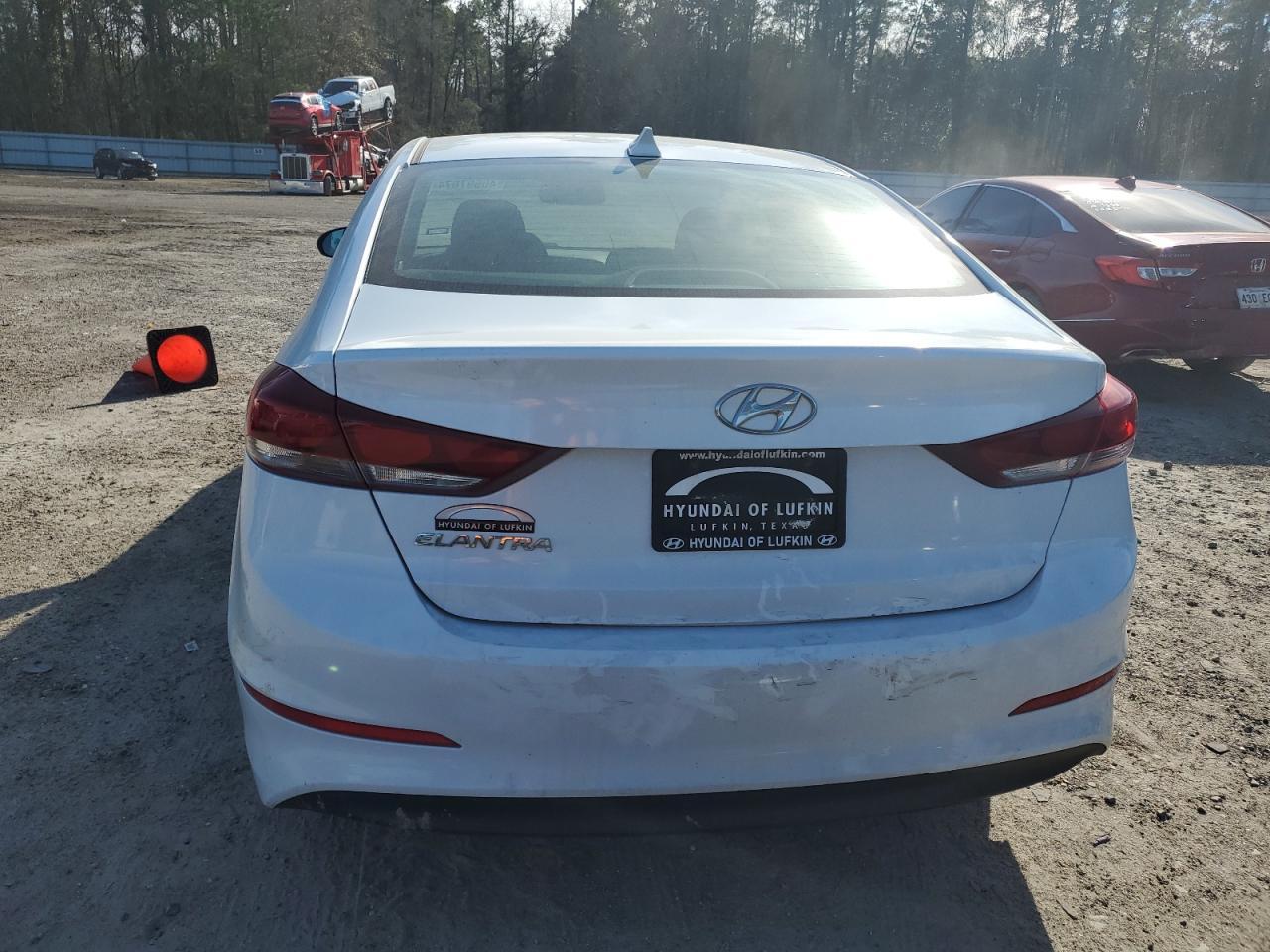 2018 HYUNDAI ELANTRA SE - Image 6