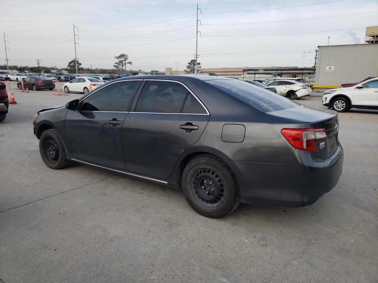 2014 TOYOTA CAMRY L - Фото 2