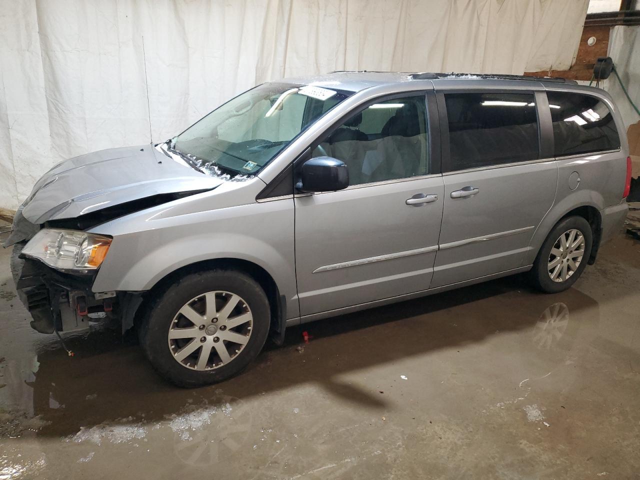 2014 CHRYSLER TOWN & COU