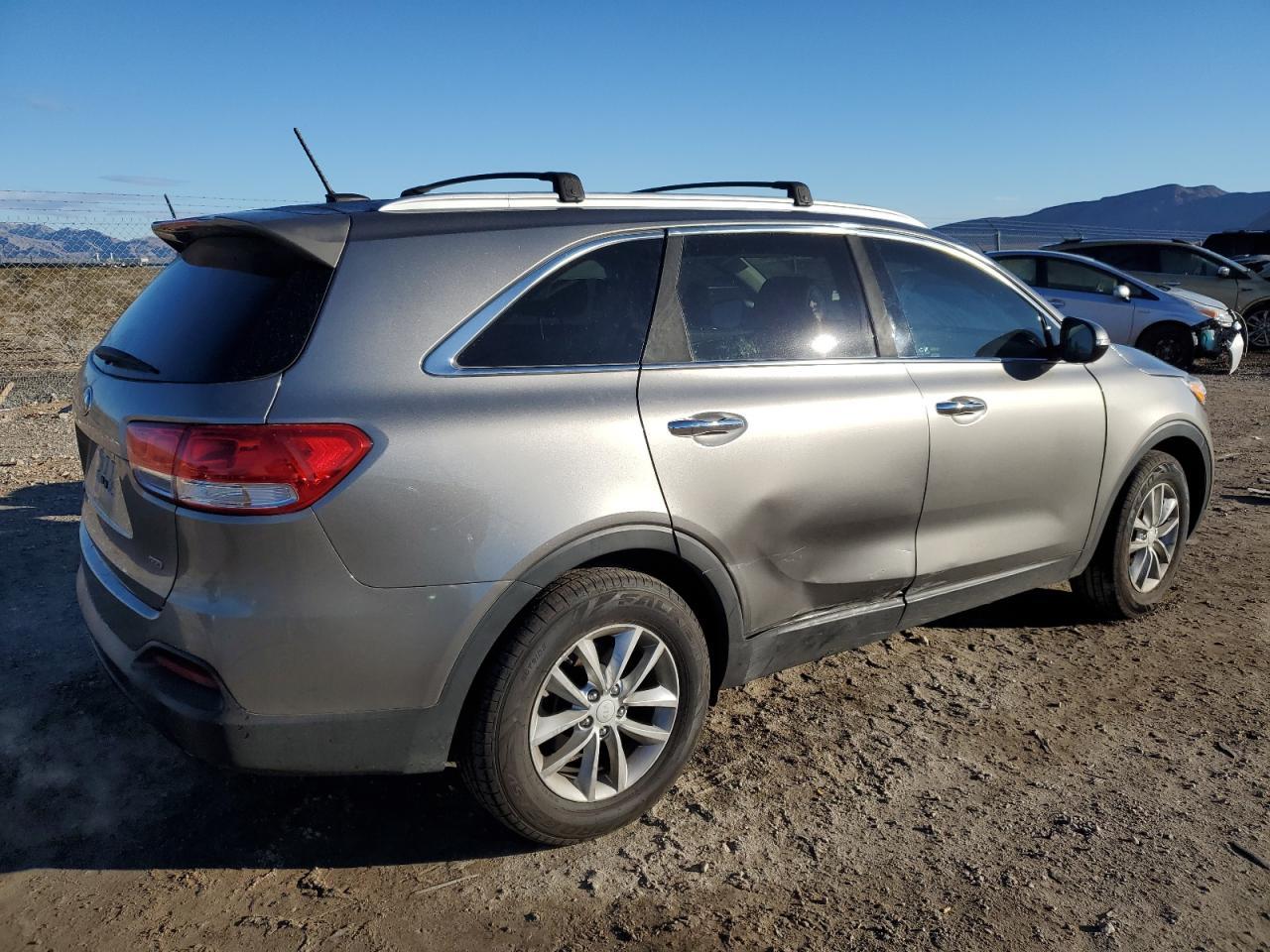2016 KIA SORENTO LX - Фото 3
