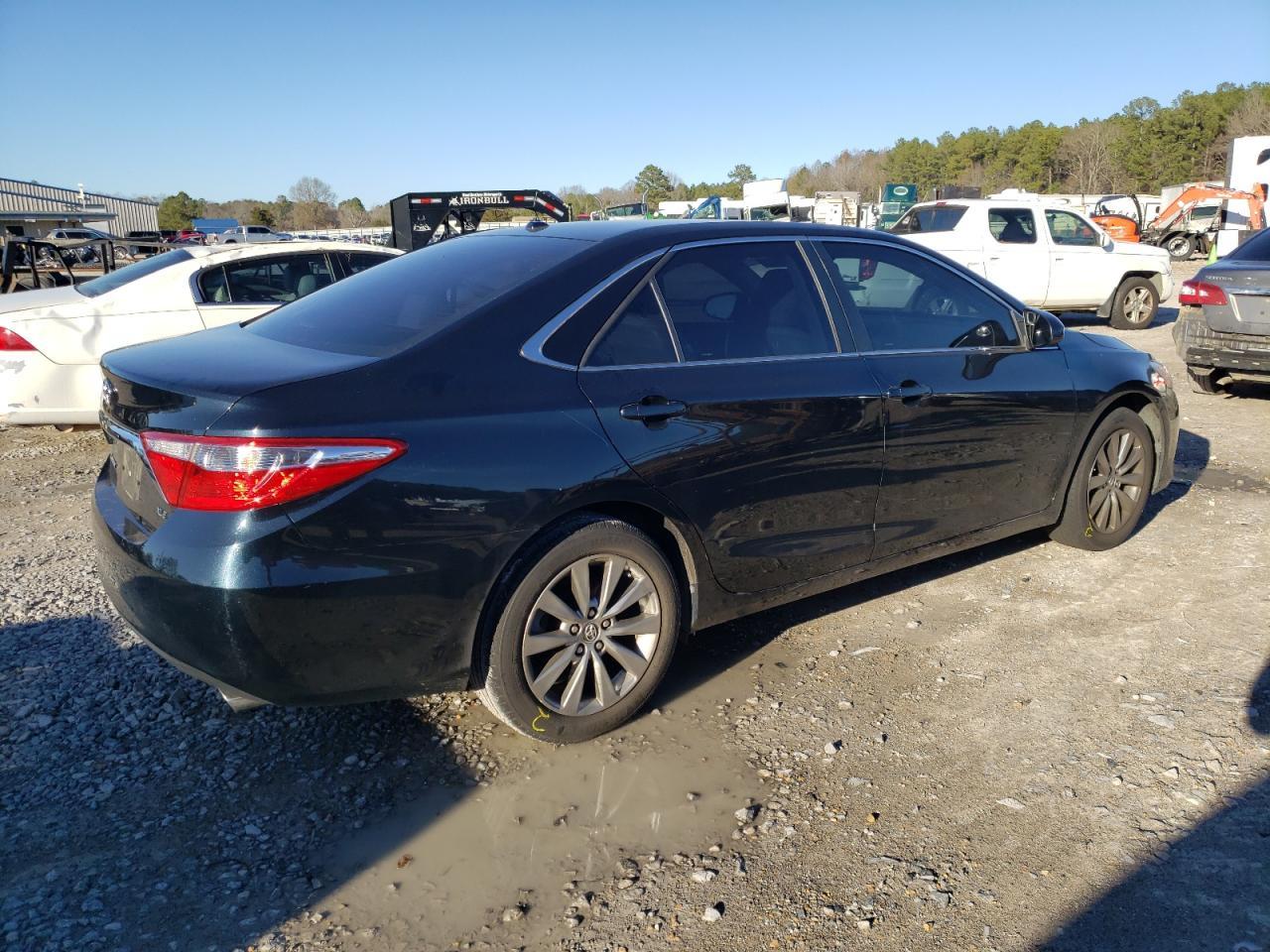 2016 TOYOTA CAMRY LE - Image 3