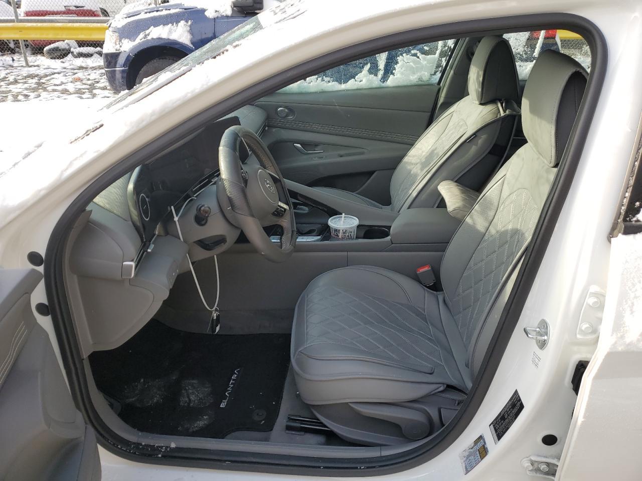 2023 HYUNDAI ELANTRA SE - Image 7