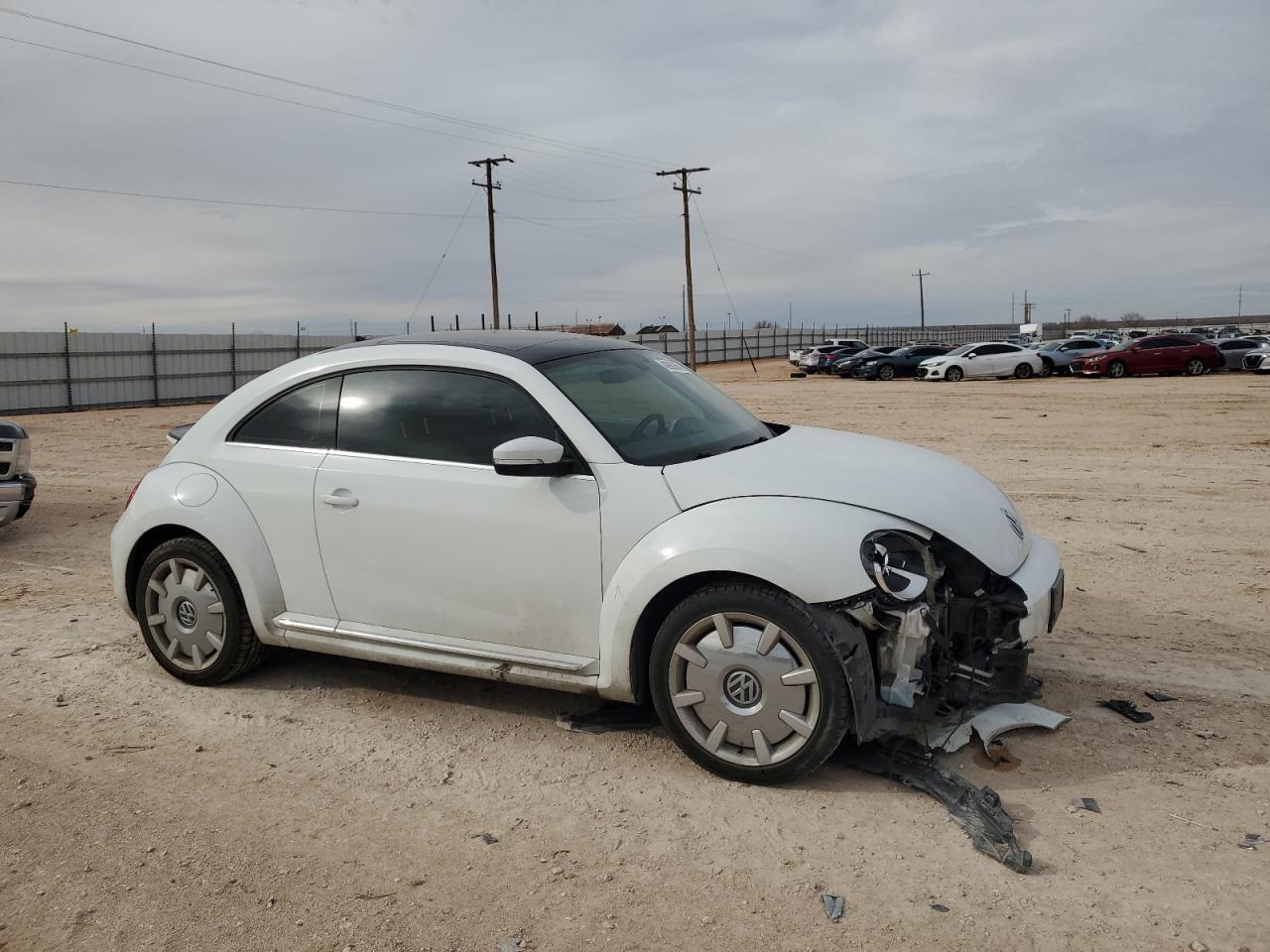 2019 VOLKSWAGEN BEETLE SE - Фото 4