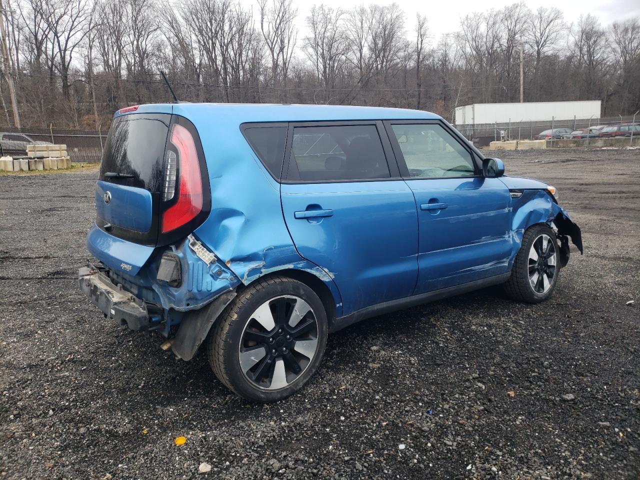 2016 KIA SOUL + - Image 3