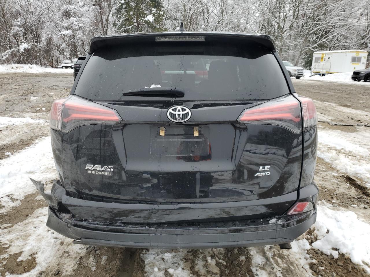 2018 TOYOTA RAV4 LE - Image 6