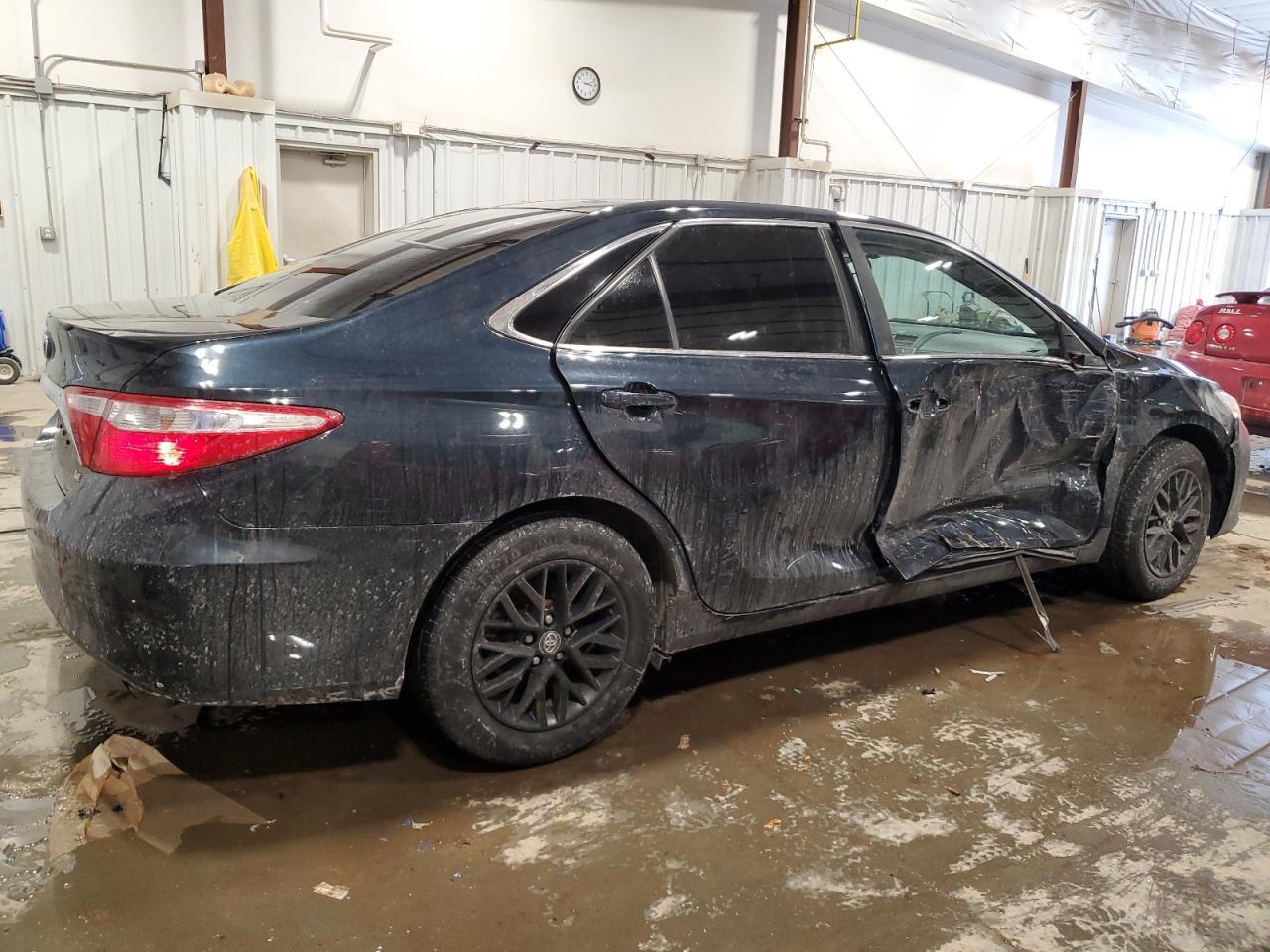 2016 TOYOTA CAMRY LE - Фото 3