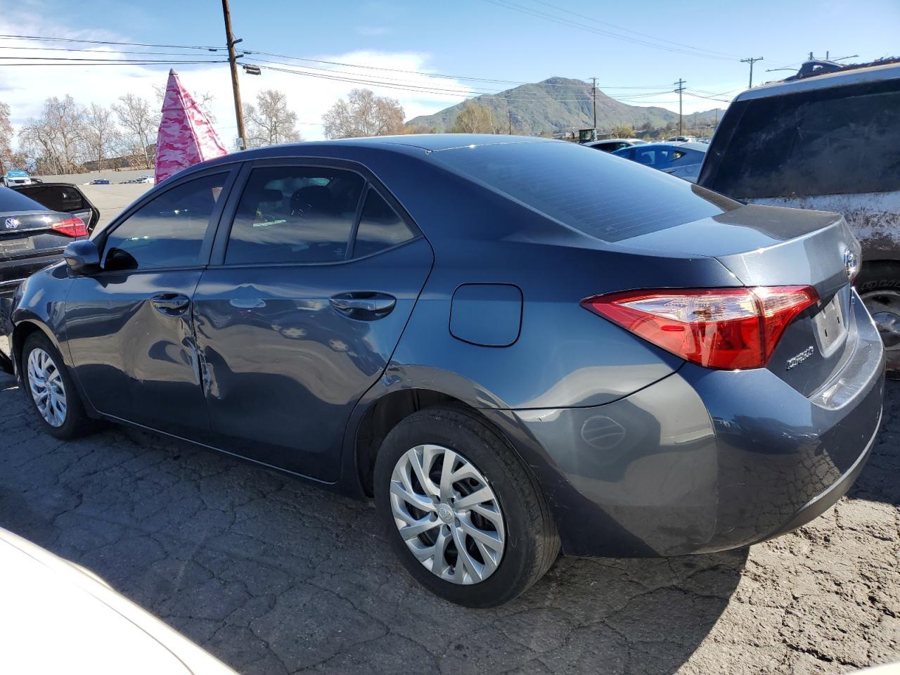 2019 TOYOTA COROLLA L - Фото 2