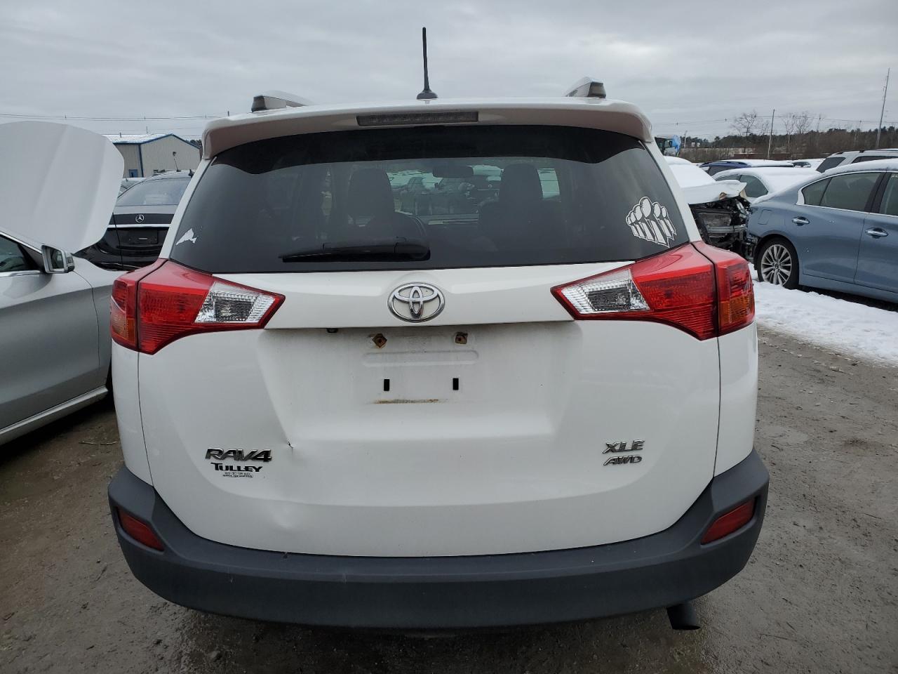 2015 TOYOTA RAV4 XLE - Image 6