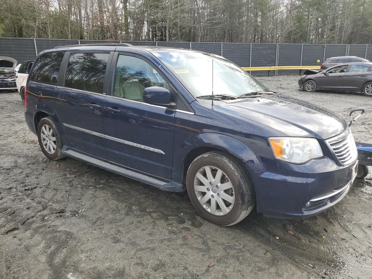 2014 CHRYSLER TOWN & COU - Фото 4
