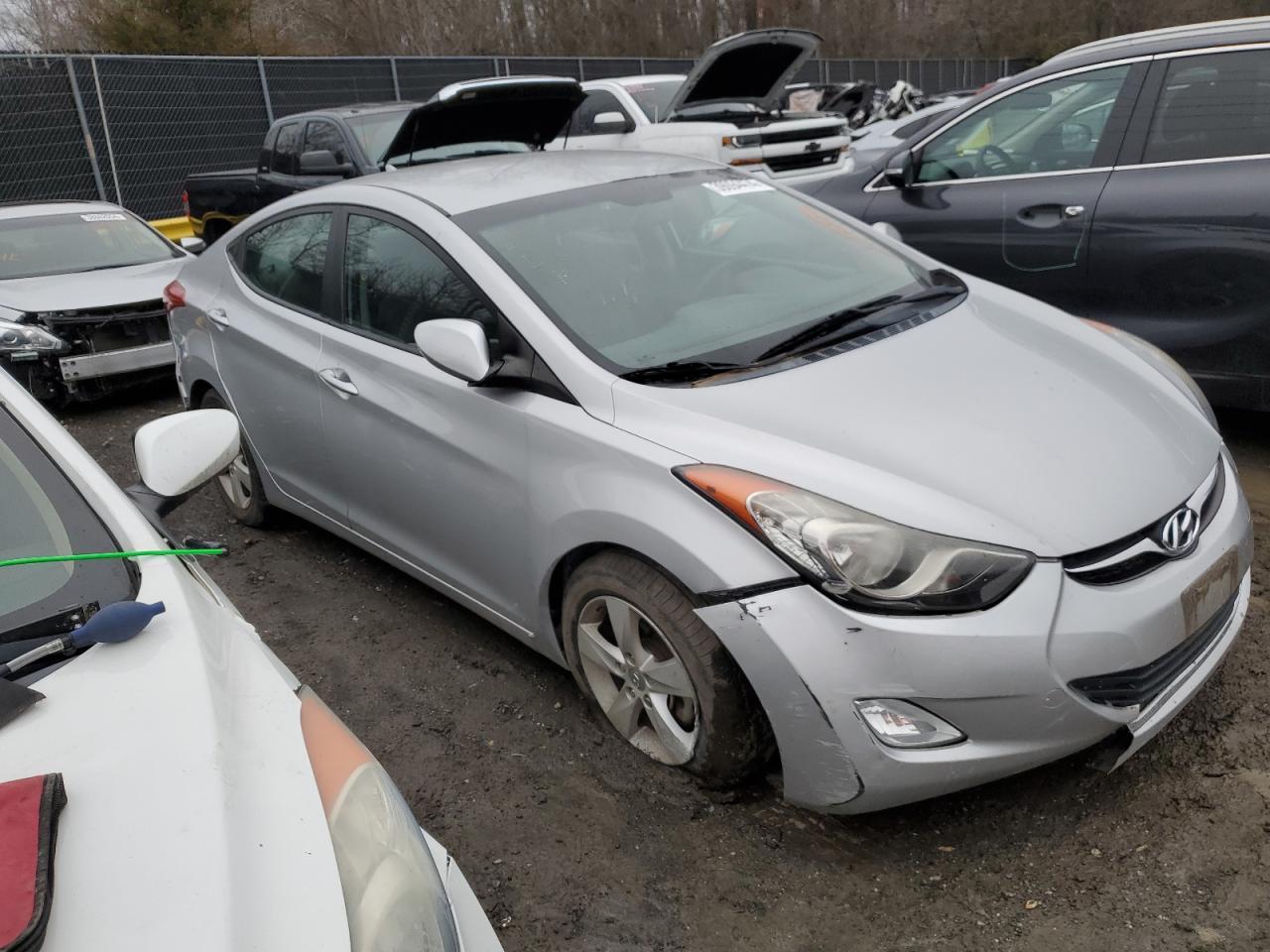 2013 HYUNDAI ELANTRA GL - Image 4