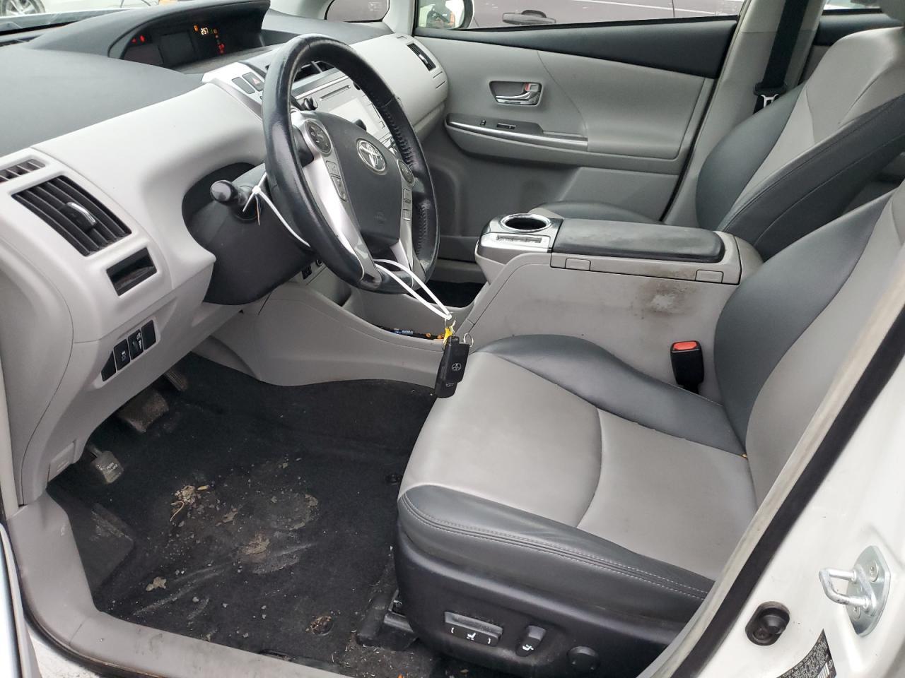 2017 TOYOTA PRIUS V - Фото 7